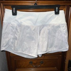 Lululemon Speed Up shorts - 4"